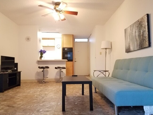 Building Photo - 1Bd/1Ba in Waikiki