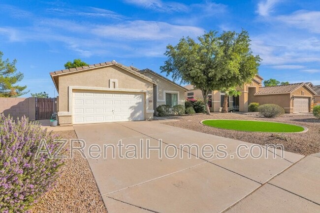 Building Photo - 2190 E Augusta Ave