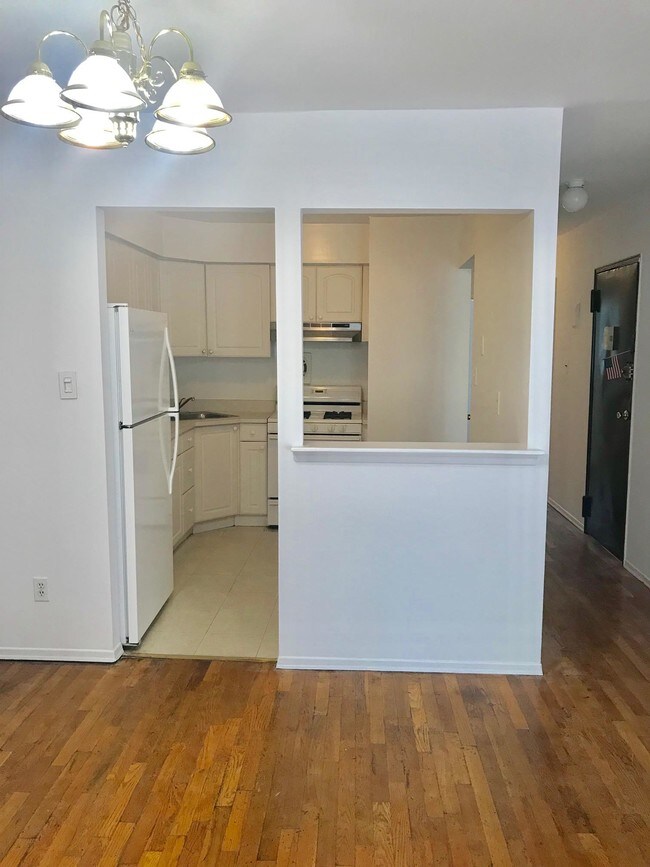 Building Photo - 41-52 77th Street