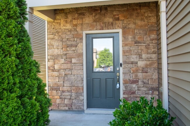 Foto del edificio - 122 Tuftin Dr