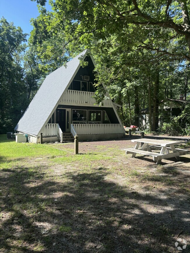Building Photo - 17 Sandyhook Rd