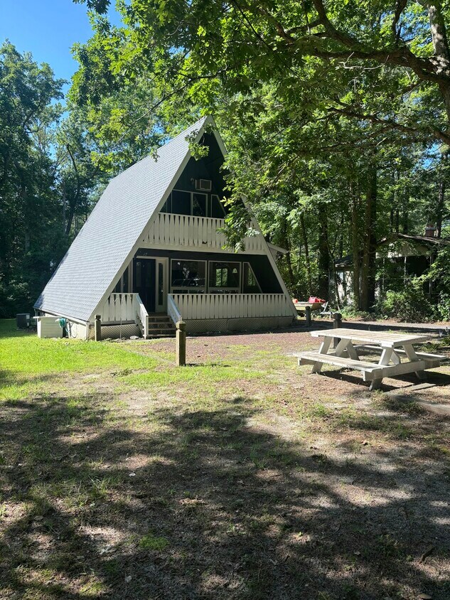 Primary Photo - 17 Sandyhook Rd