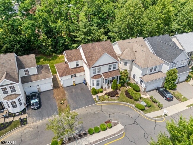 Foto del edificio - 112 Overhill Dr