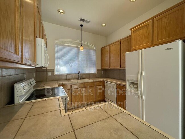 Foto del edificio - 1877 Devonshire Dr