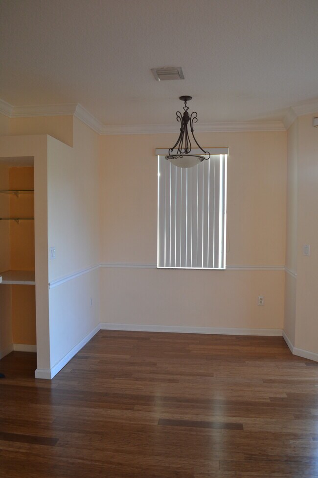 Dinning Area (prior colors) - 4506 SW 160th Ave