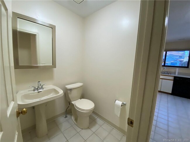 Foto del edificio - 2401 Mill Pond Dr