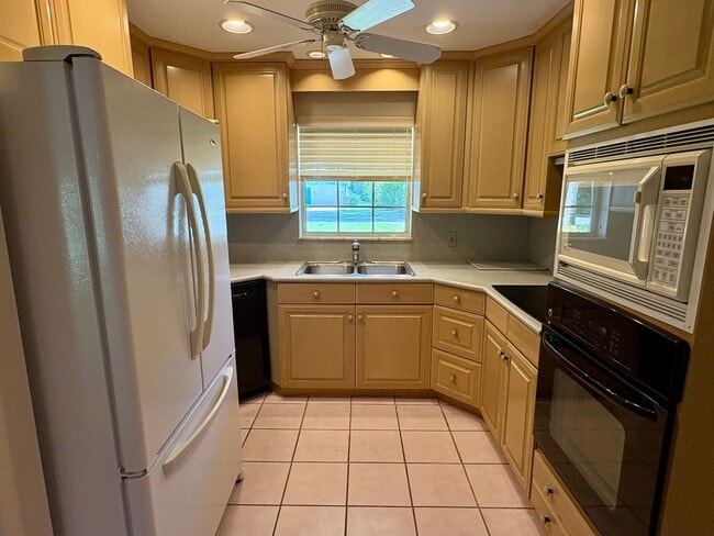 Photo - 3/2/2 POOL home in Stuart on 3/4 acre--NO HOA!