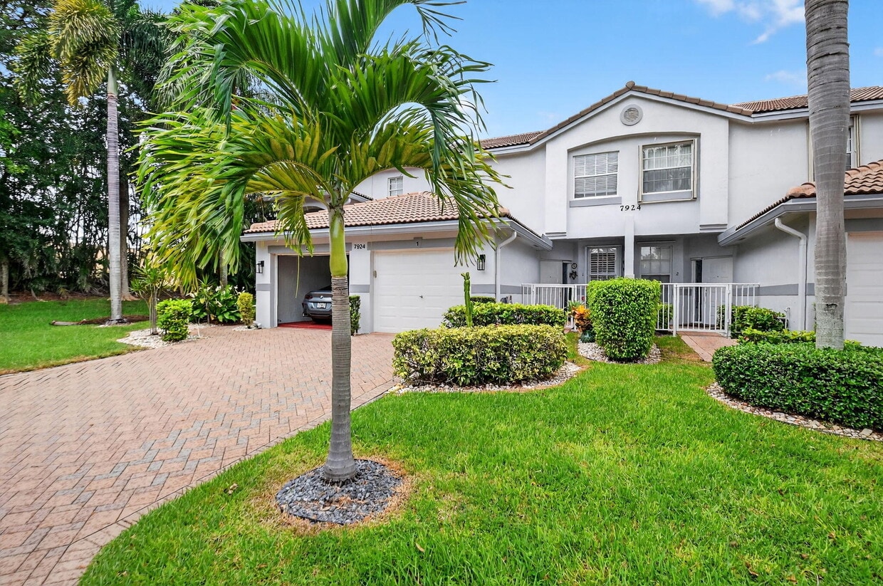 Foto principal - 7924 Laina Ln
