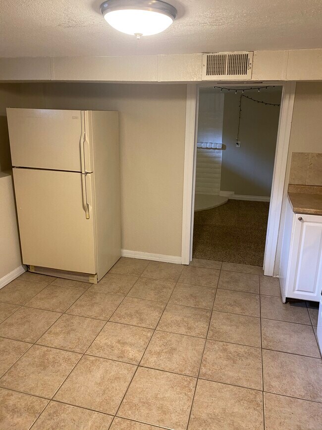 Kitchen - 325 E 500 S