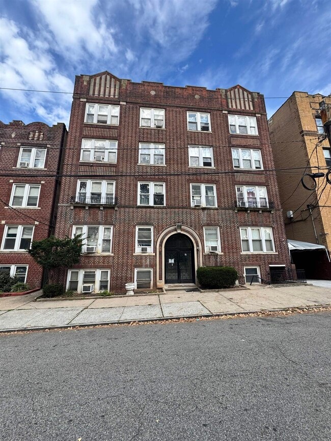 Building Photo - 157-159-159 W 48th St