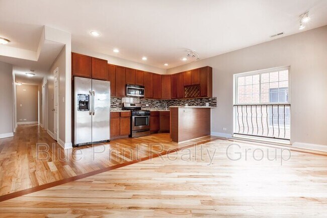 Foto del edificio - 543 E 43rd St