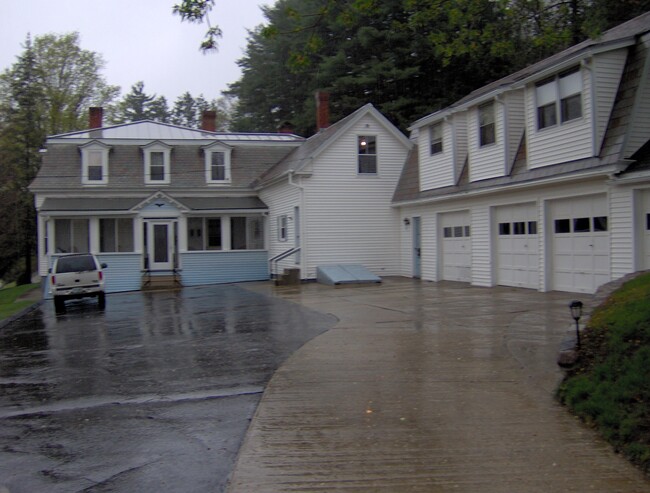 Building Photo - 472 Marlboro St