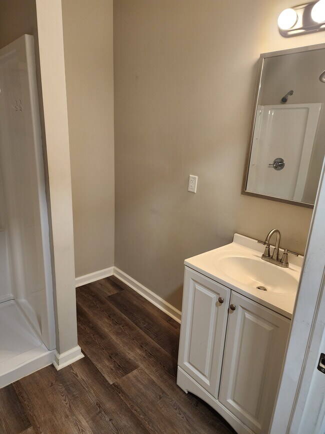 Foto del edificio - 4432 Spring Mtn Ln