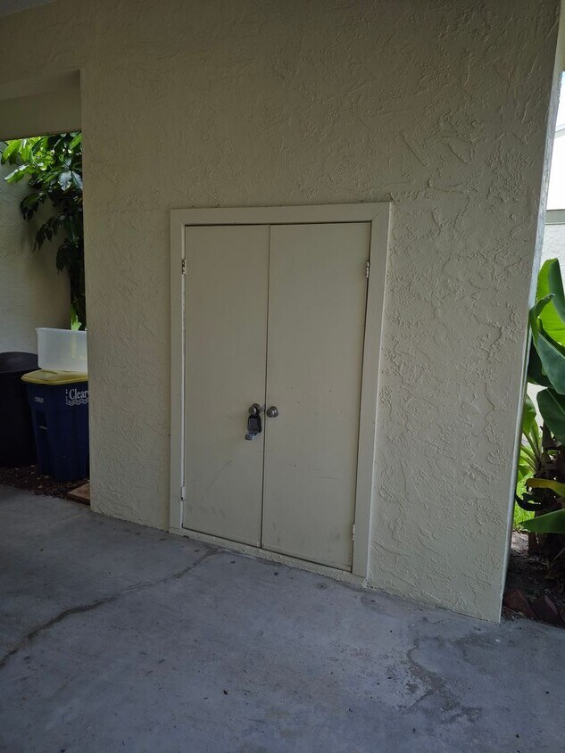 Rare 4-Bedroom Clearwater Townhome - Rare 4-Bedroom Clearwater Townhome