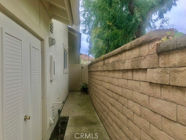 Building Photo - 5931 E Rocking Horse Way