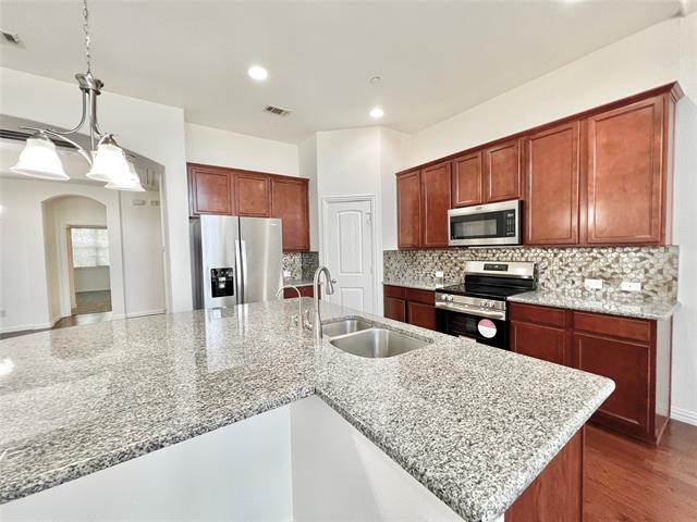 Primary Photo - 8768 Iron Horse Dr