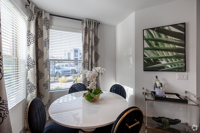 1BR, 1BA - 863SF - Dining Room - Elysian at Post