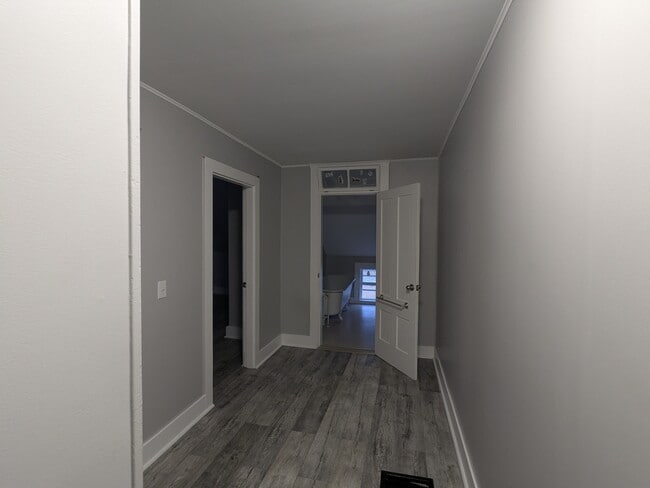 Building Photo - 32-32 Green St