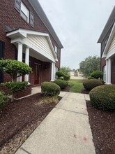Building Photo - 5813 Ludington Dr