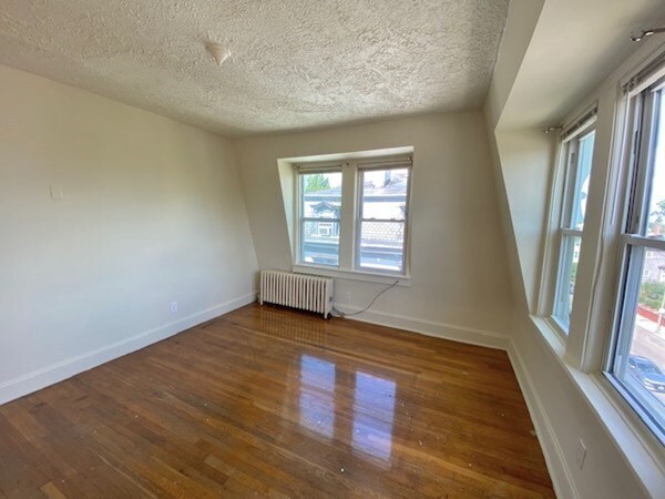 Building Photo - 501 Warren St