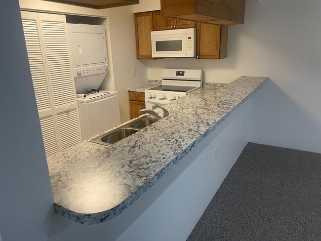 Building Photo - 3930 S Roosevelt Blvd