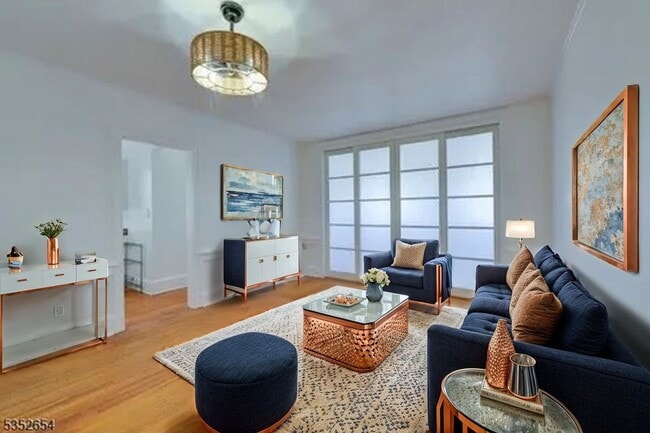 Bright & Versatile 2BR Condo in Bloomfield... - Bright & Versatile 2BR Condo in Bloomfield...