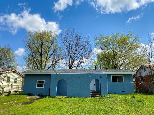 Foto del edificio - Spacious 3 Bedroom with Updated Kitchen