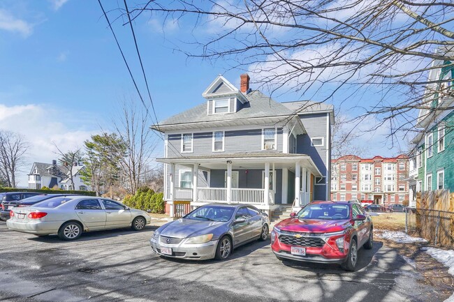 Building Photo - 3 Sumner Ave