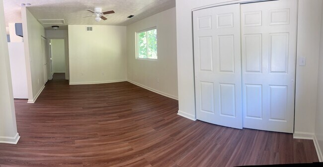 Building Photo - 1128 Homeside Ave