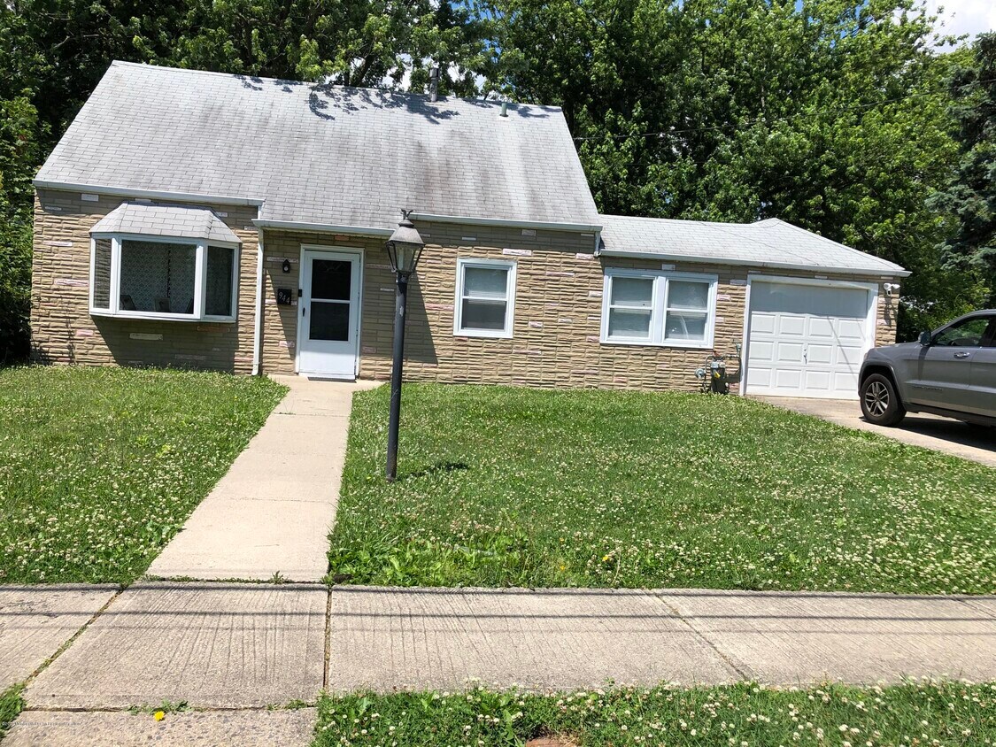 Foto principal - 944 Woodgate Ave