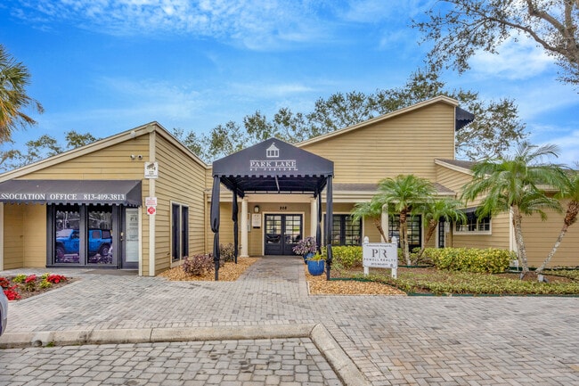 Lake Parsons Green - Lake Parsons Green House