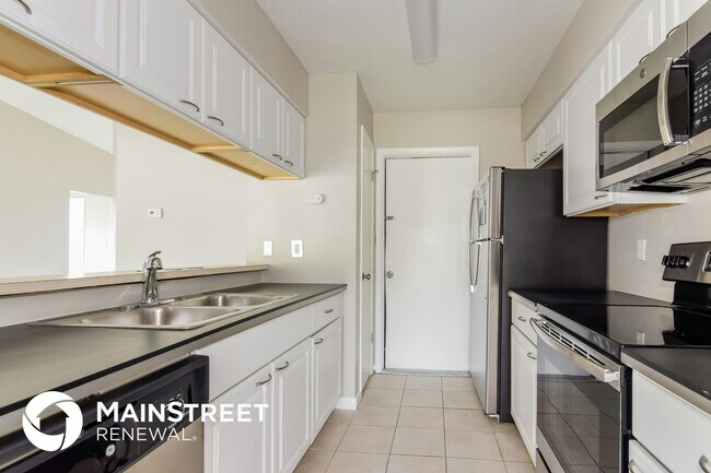 Foto del edificio - 1779 Lakeview Village Dr