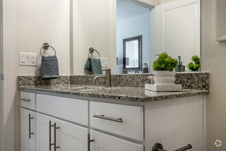 2BR, 2BA - 1064 SF - Birchway Perry Road
