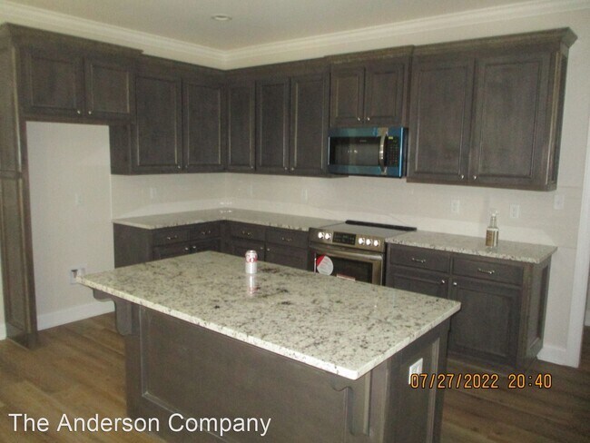 Building Photo - 3 br, 2 bath House - 215 Buck Run Drive
