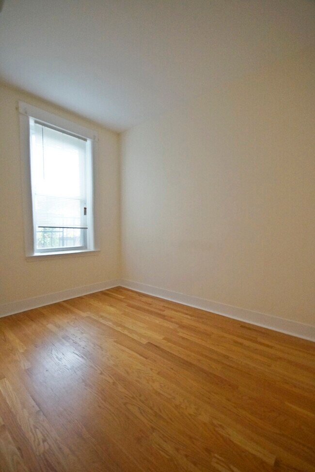 Foto del edificio - 379 Undercliff Ave