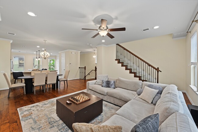 Building Photo - 2713 Shadybrook Meadow Dr