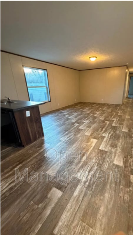 Building Photo - 2710 N Farm Rd 137