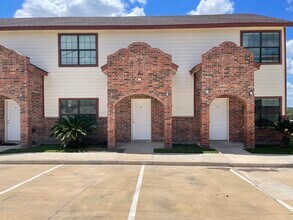 Building Photo - 4246 Dorel Dr