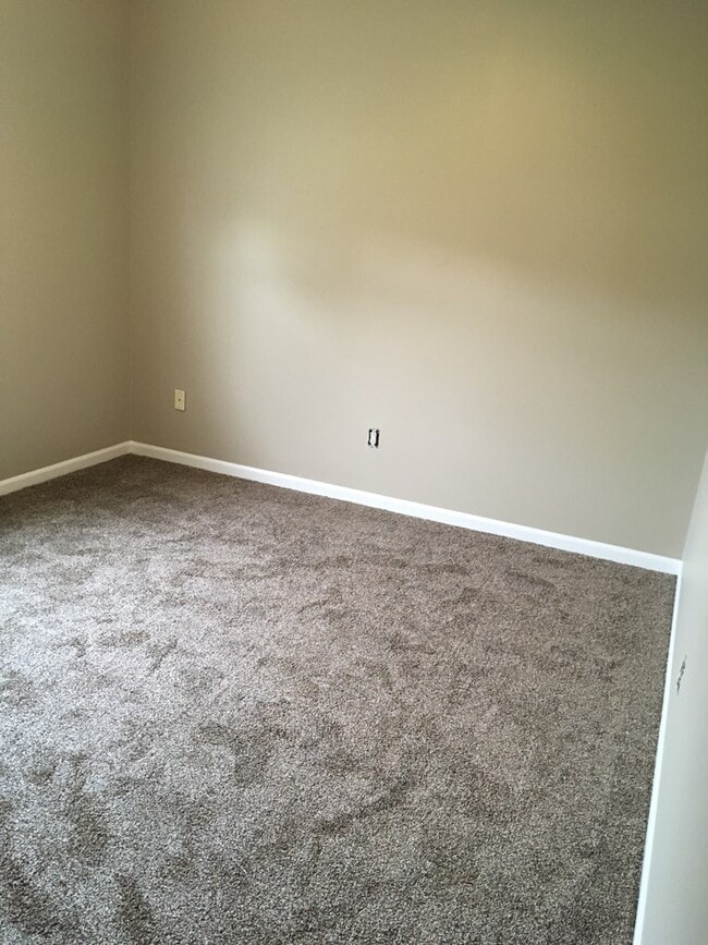 Building Photo - 5339 Ponderosa St.