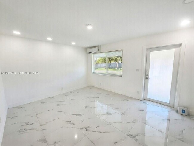 Foto del edificio - 2308 NW 3rd Ave