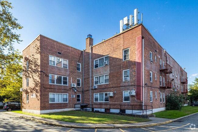Building Photo - Joyce Gardens Cooperative
