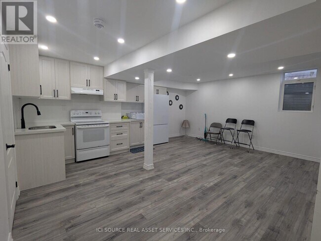 Photo du bâtiment - 312 Baker Hill Blvd.