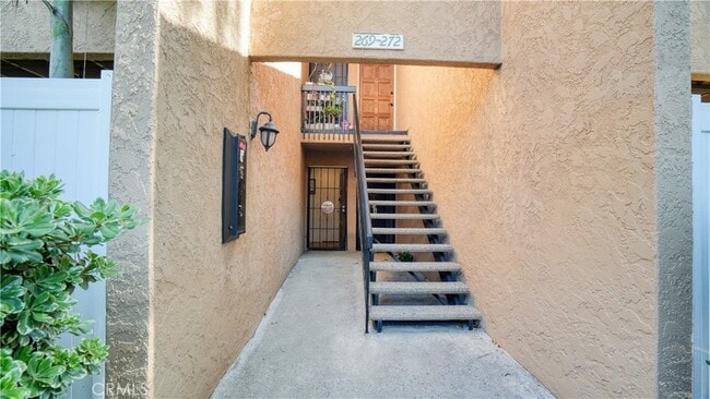 Photo - 1101 W MacArthur Blvd Apartment