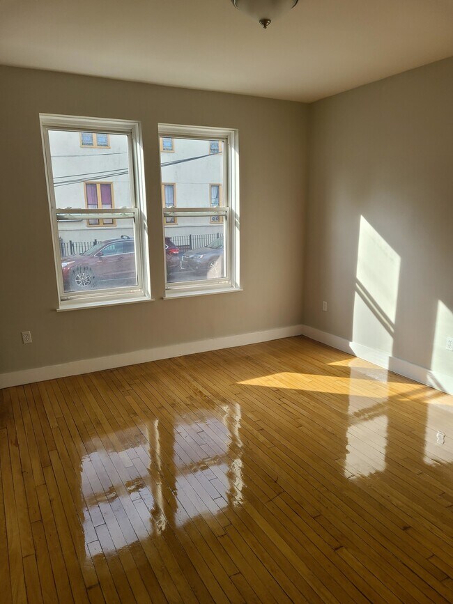 Foto del edificio - 4 Farrington Ave
