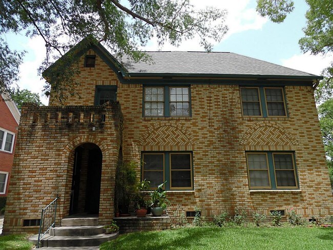 Building Photo - 1202 Barkdull St