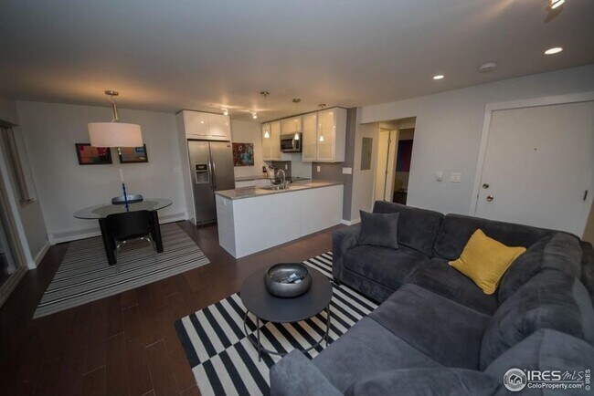 Building Photo - Remodeled 1 Bedroom Condo in North Boulder.