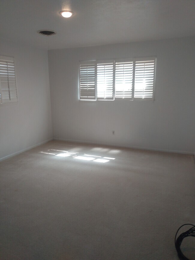 Building Photo - 1103 Holliday St