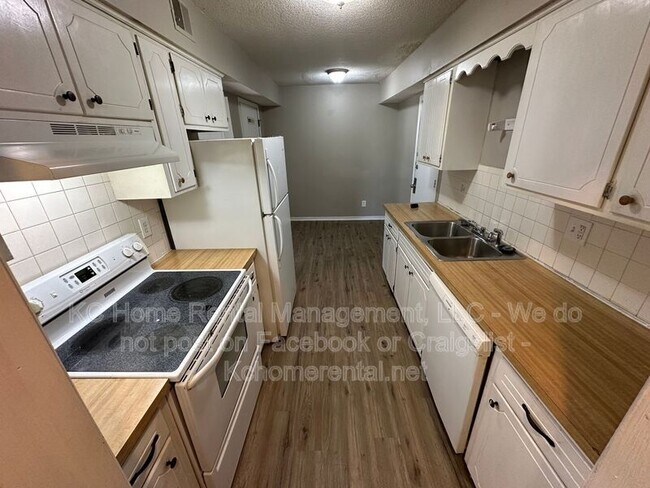 Foto del edificio - 6337 N Wyandotte St