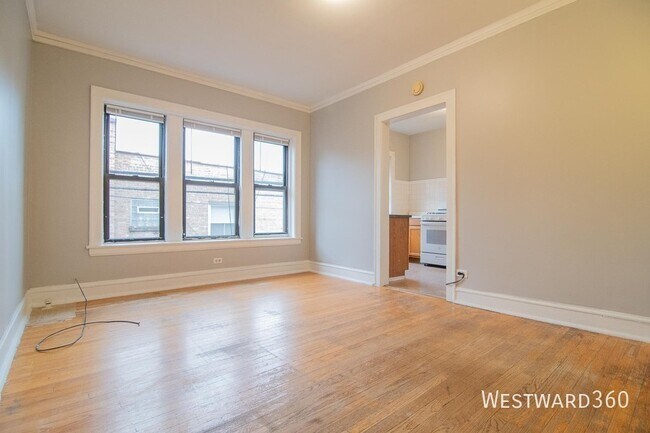 Building Photo - 6509 N Hoyne Ave