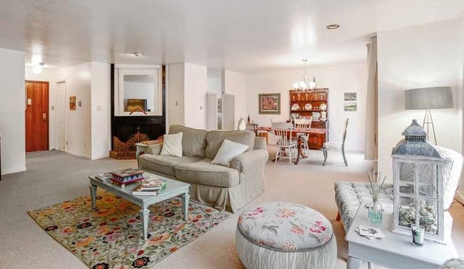 Living Area - 1885 Pacific Ave